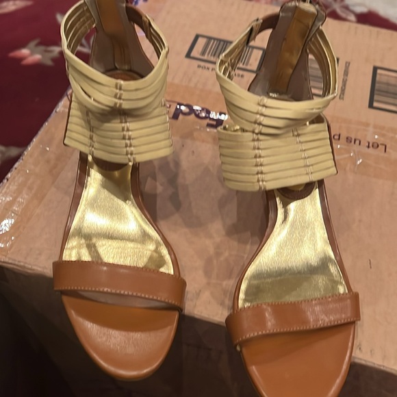 Charles by Charles David Women’s Sandals in Sz 8 - Picture 4 of 14